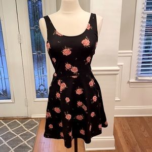 5$ H&M SUPER SEXY FIT AND FLARE DRESS